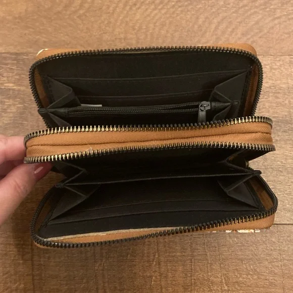 Aeropostale Western Aztec Pattern Wristlet Wallet NEW - Picture 6 of 10